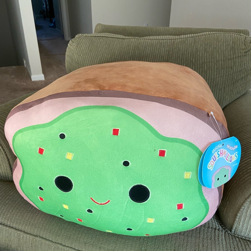 Giant avocado toast Squishmallow - Sinclair